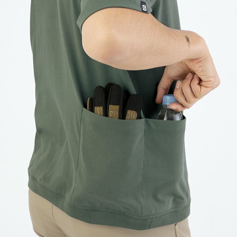 前後ポケットはそれぞれ独立