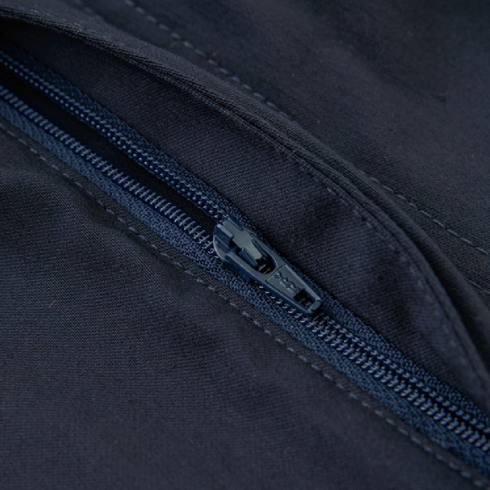 前立てファスナーはYKK 3CF使用