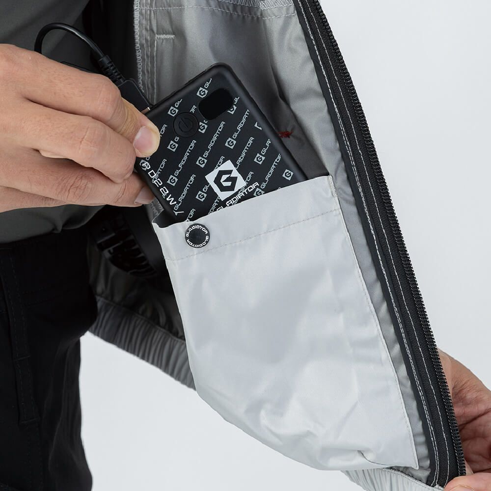 内ポケットデバイス収納可能