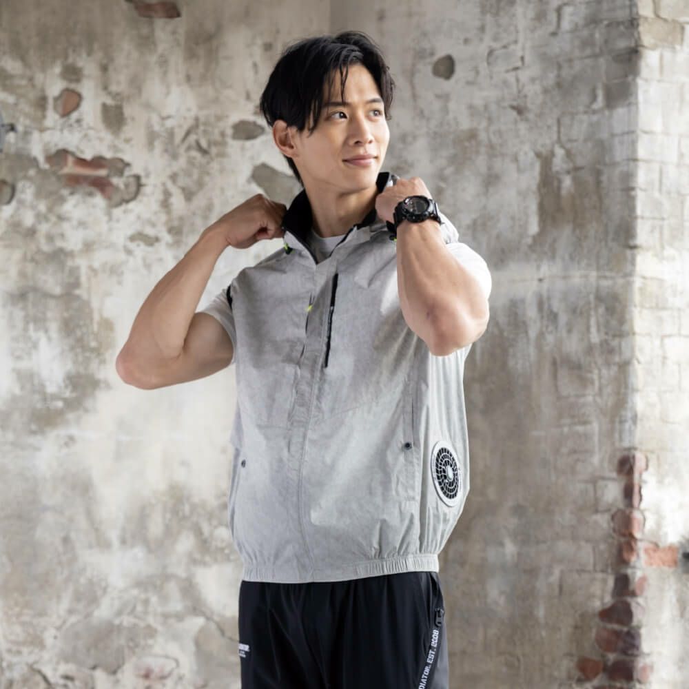 スモークアッシュ着用イメージ