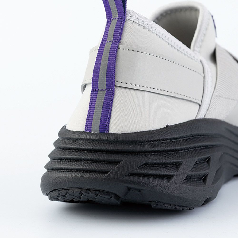 クッション性のある厚底ソール